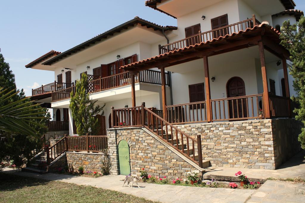 Villa Nikiti Exterior photo